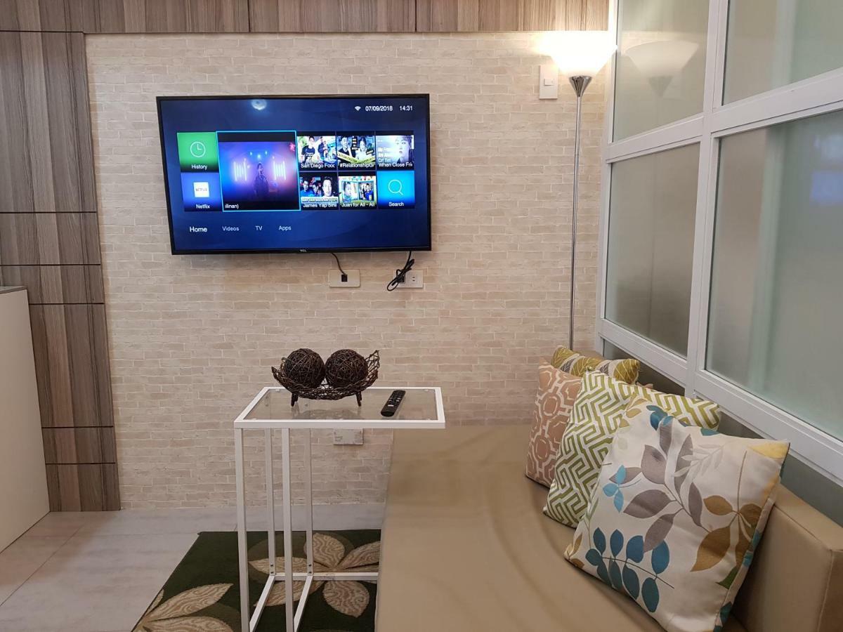 Cozy And Home Vacation Pad タガイタイ エクステリア 写真