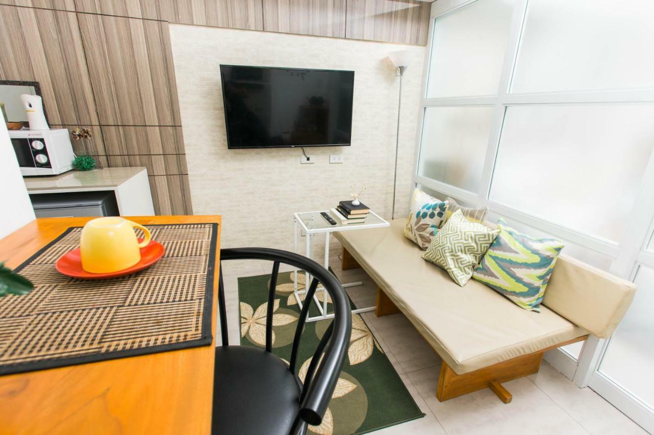 Cozy And Home Vacation Pad タガイタイ エクステリア 写真
